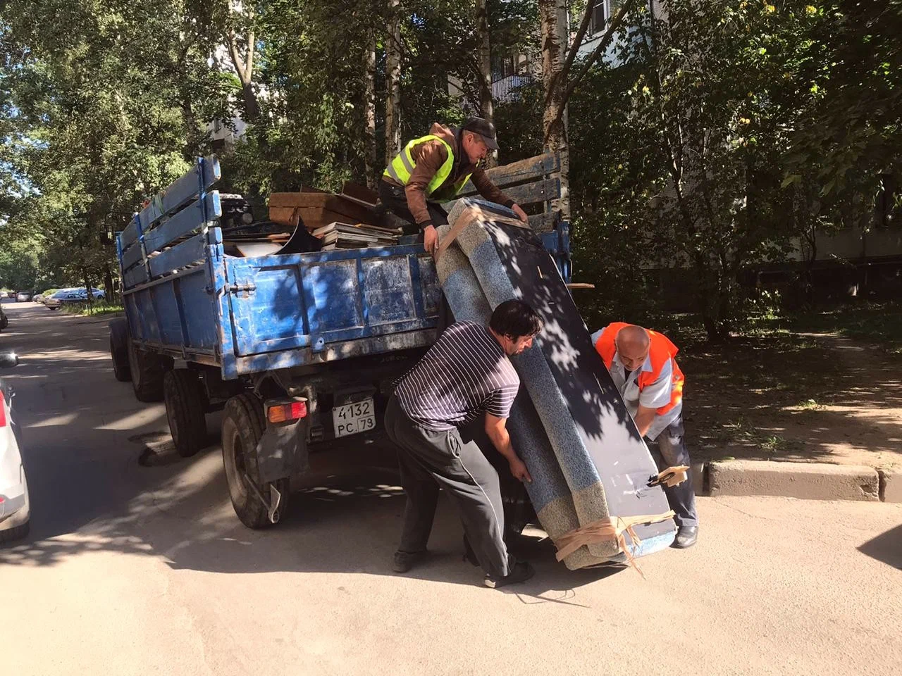 Профессиональный вывоз крупногабаритного мусора в Москве в октябре