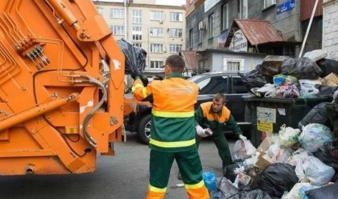 Срочный вывоз мусора в Москве от ПроМусор — заказ день в день от 3014 руб., грузчики, цена