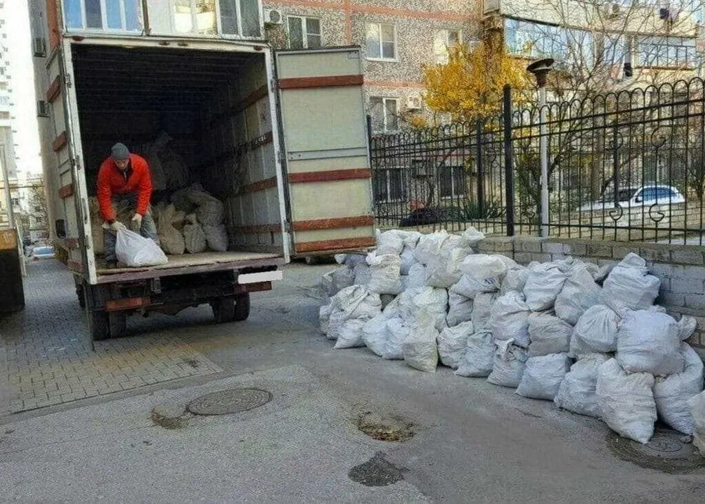 Вывоз мусора после переезда в Москве в октябре