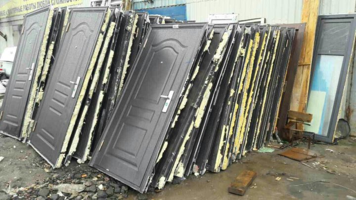 Вывоз металлических дверей с утилизацией в Москве в октябре