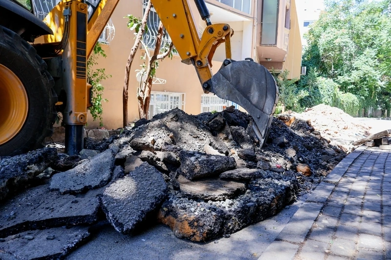Вывоз асфальтового скола, боя, кусков и отходов в Москве — ПроМусор от 582 руб